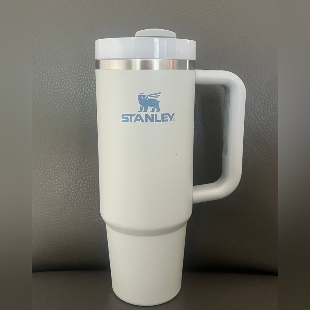 Stanley H2O Quencher 30 oz Tumbler in Fog